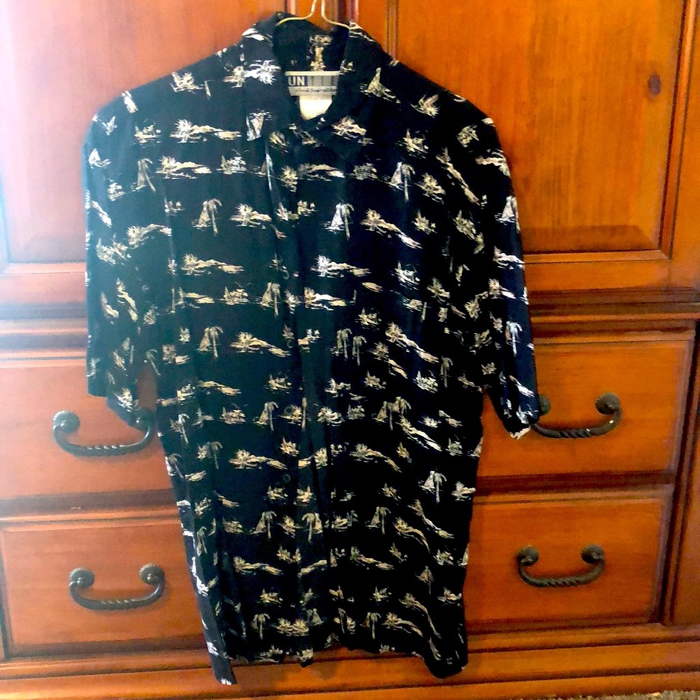 Mens button down light weight summer shirt